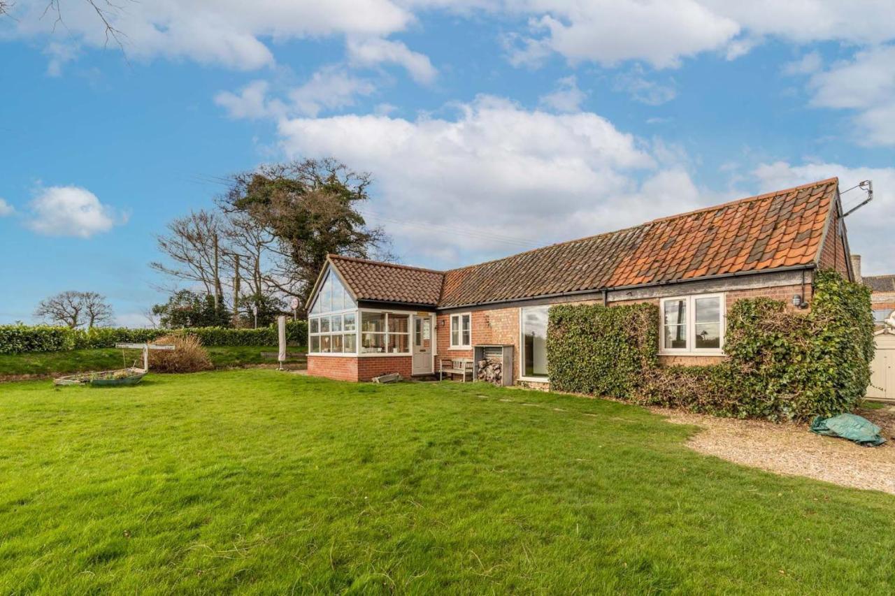 Host & Stay - Woodfalls Barn Burgh and Tuttington Exterior foto